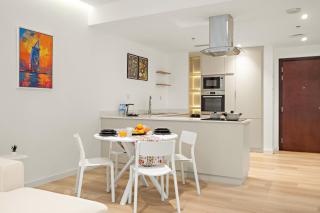 2BR Dubai City Skyline View Near Marina Walk Dining Shops & JBR - 8