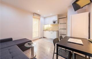 Gorgeous Apartment In Sukosan - 4