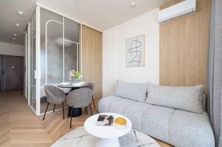 Elegant Studio in Katowice with Gym, Sauna & Cinema by Noclegi Renters - Kattowitz - 0
