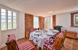 Beautiful Home In Leskovec Toplicki - - 5