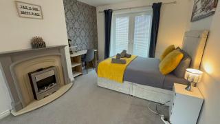 Contractor Stays, Fast WiFi, Free Parking, Work - 1