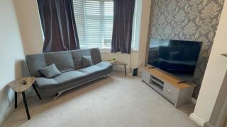 Contractor Stays, Fast WiFi, Free Parking, Work - 5