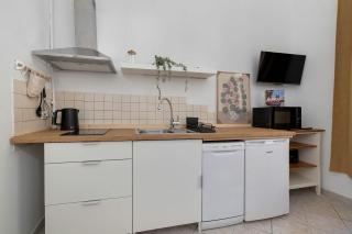 Charming Apartment with Mezzanine near Old Town in Cracow by Noclegi Renters - Cracovia - 2
