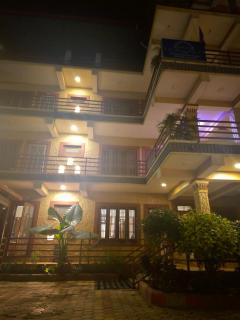Sauraha Alley Inn Lumanti - 0