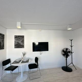 White & Black Cozy Room Heart of Nimman - Chiang Mai - 7