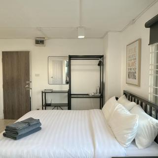 White & Black Cozy Room Heart of Nimman - Chiang Mai - 3