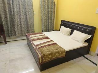 Baba Paying Guest House - Varanasi - 9