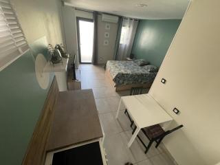 Equipped Studio, 2 hours per day acces to a private swinmming pool - Montferrier-sur-Lez - 1