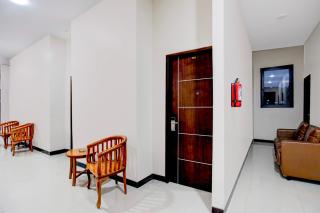 Hotel O Balikpapan near Siloam Hospital formerly Syafla Guest House - Balikpapan - 2
