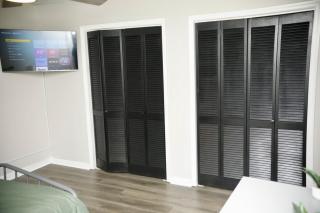 Country Club's Cozy 2-bedroom! - 9