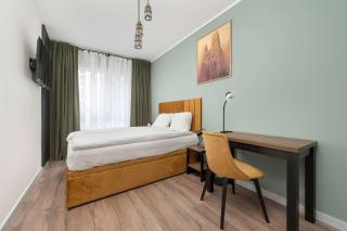 Stylish Apartment for 6 with Balcony Near The Main Square by Noclegi Renters - Breslavia - 9