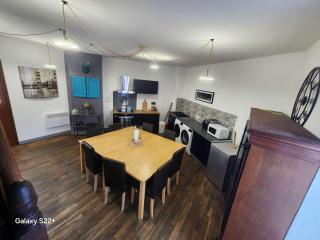 Renovated House with 4 Private Suites - 8