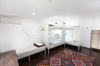 Light Hostel by TripLE - 4
