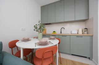 Modern and Comfortable Studio with Smart TVs near PGE by Noclegi Renters - 2