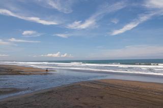 Authentic beachfront Villa Owl - 9