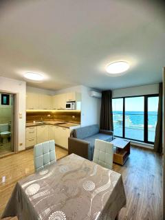 Cabacum Pleasure Beachfront Apartments - 8
