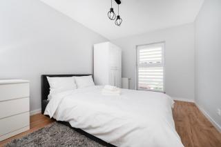Wróblewskiego 2-Bedroom Apartment by BookingHost - 0