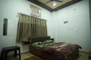 SRINIVASA Home stay - 9