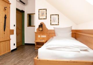 Self-Check-in Hotel VinoQ Mistelbach - Mistelbach - 4