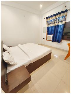 AYODHYA HOTEL HARIDYAM MADHURAM Near Ram Mandir & Hanuman Gadhi #Fully Air-Conditioning with Wi-Fi ,Parking & Spacious Room - Ayodhya - 4