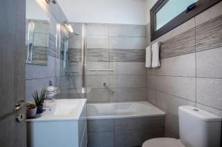 Extraordinary Protaras Villa Villa Leone 3 Bedrooms Private Outdoor Pool Furnished Sun Terrace Shaded Furnished Terrace Private Garden , - Protaras - 1