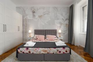 Romeo and Juliet Apartment with Balcony and Sea View - 2