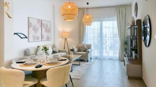 Modern 1BR With Balcony Views and Cozy Dining - Abu Dhabi - 1