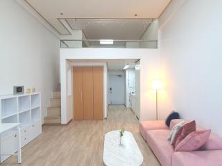 Skyline House #Hongdae#Sogang#Yeonsei# Ewha univer - Seoul - 4