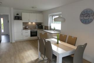 6 Personen Ferienhaus mit zwei Duschen und Toiletten, Sauna, Whirlpool und Kaminofen in Otterndorf - Otterndorf - 9