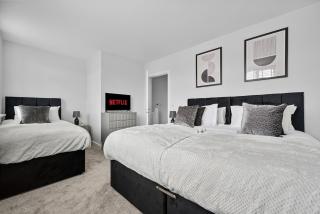 NEW! Sleek & Spacious House by Clarendon Stays, Driveway Parking, WiFi, Smart TV - Allesley - 6