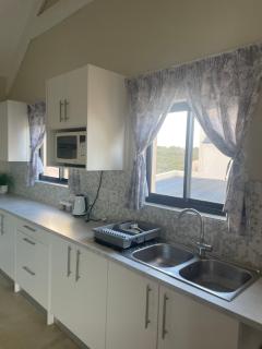 Cottage On The Hill - 8