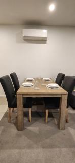 2BR Apartment Views Cheltenham - Cheltenham - 8