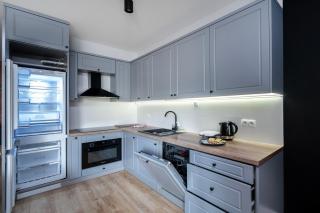 Urban Elegance Bliss Apartment by BookingHost - 9