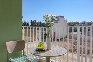 Stunning apartment Heart of St Julians Sleeps 5 - 1