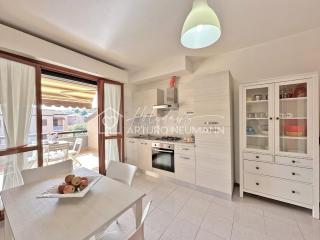 153 - Monolocale in centro a Sirolo, climatizzato e in ottima posizione SPIAGGIA gratis al WHITE BEACH CLUB fino al 14-9 esclusi Sab-Dom - Sirolo - 0