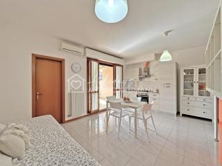 153 - Monolocale in centro a Sirolo, climatizzato e in ottima posizione - SPIAGGIA WHITE BEACH CLUB OMAGGIO dal lun al ven FINO AL 02-08 - 7