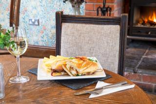 Red Lion Inn - - 4