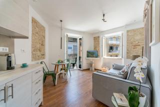 Tobacco House Suites - - 5