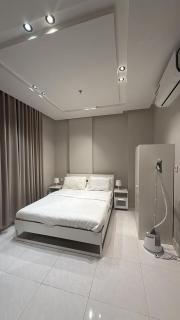 Room and living room facing the sea - Al Khobar - 4
