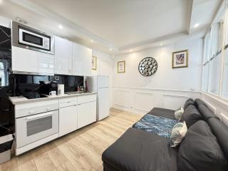 65-FRENCH CANCAN ST DENIS - Paris - 7