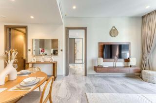 PVH - Lavish 1BR in Peninsula Five - 1