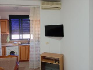 Cheap and Cozy Apartments for rent in Durres 100m by the beach - 4