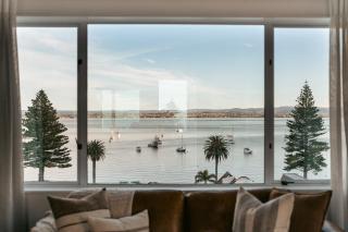 Luxe Mount Escape Stunning Sea Views Pool & Gym - 9