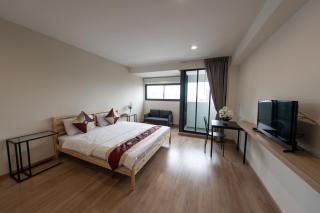 L.A. Tower Hotel - 5