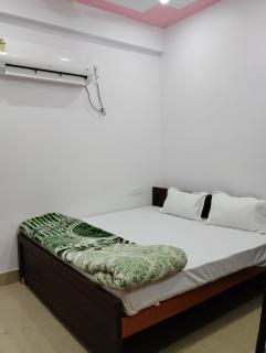Hotel Shri Awadh Inn Ayodhya - 3