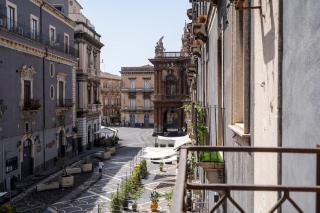 Historic Apartment Piazza Teatro - Catania - 5