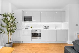 Luxury 2 Bedroom Apartment - Balcony - City Centre - Fast Wi-Fi - Netflix - Parking - 711C - 8