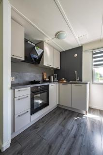 32, Woods, Big Garden, Private Parking , AC & Privacy! - 1