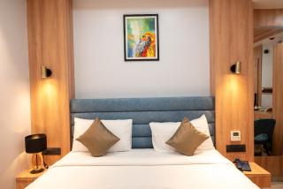 The Grand Royal Hotel - 4