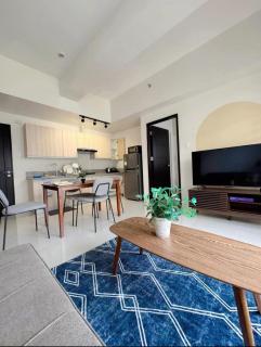 WV Tower 1 Unit 910 - 5